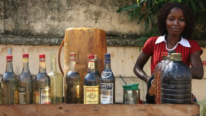 Petrol station in Bénin, Bénin. Image d'archive.