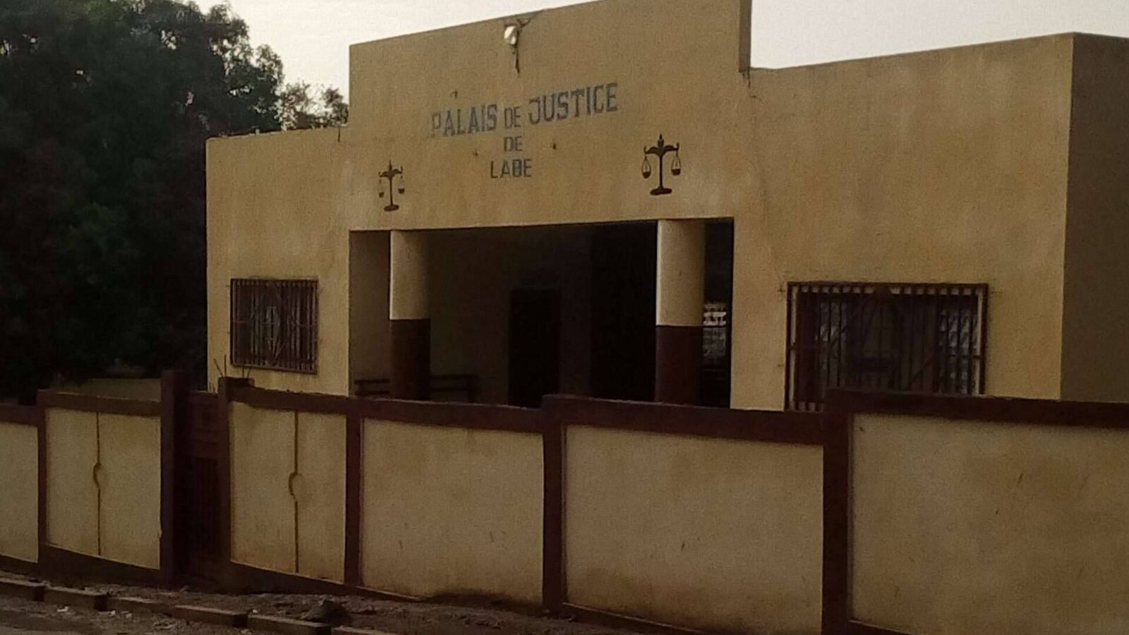 Maison de justice de Labé, Guinée. Photographie d'archive.