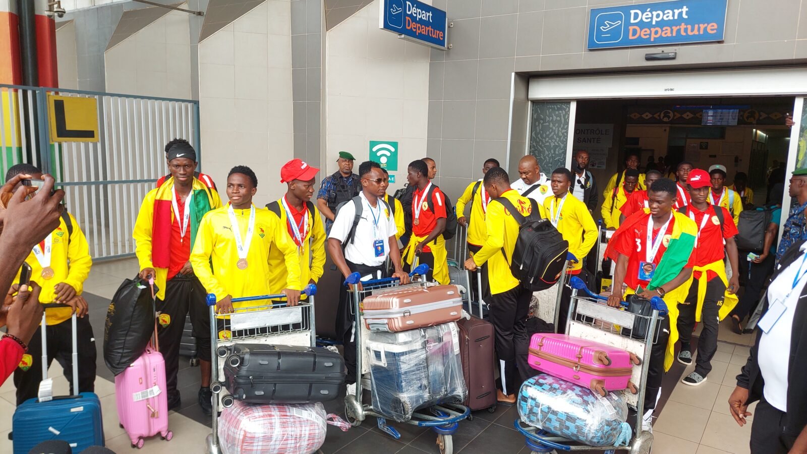 CAN U17 : le Syli Cadet accueilli en héros à Conakry après sa qualification