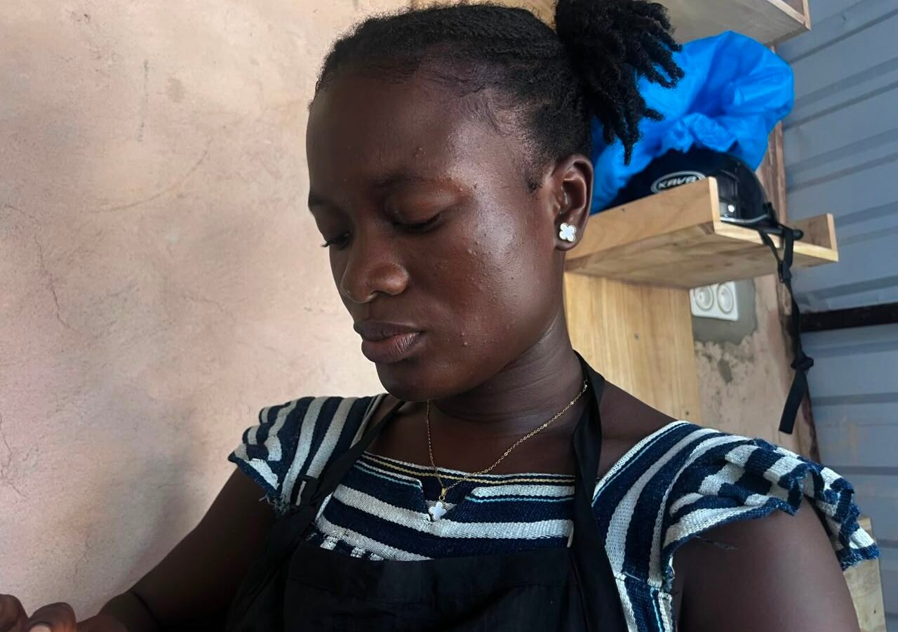 Portrait d’une citadine : Dédé Catherine Béavogui, l’informaticienne devenue coiffeuse pour tracer sa propre voie