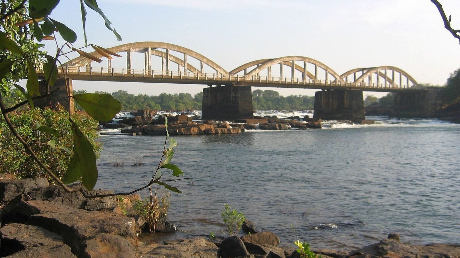 Saltinho brug (Guinée-Bissau), Guinée-Bissau. Image d'archive.
