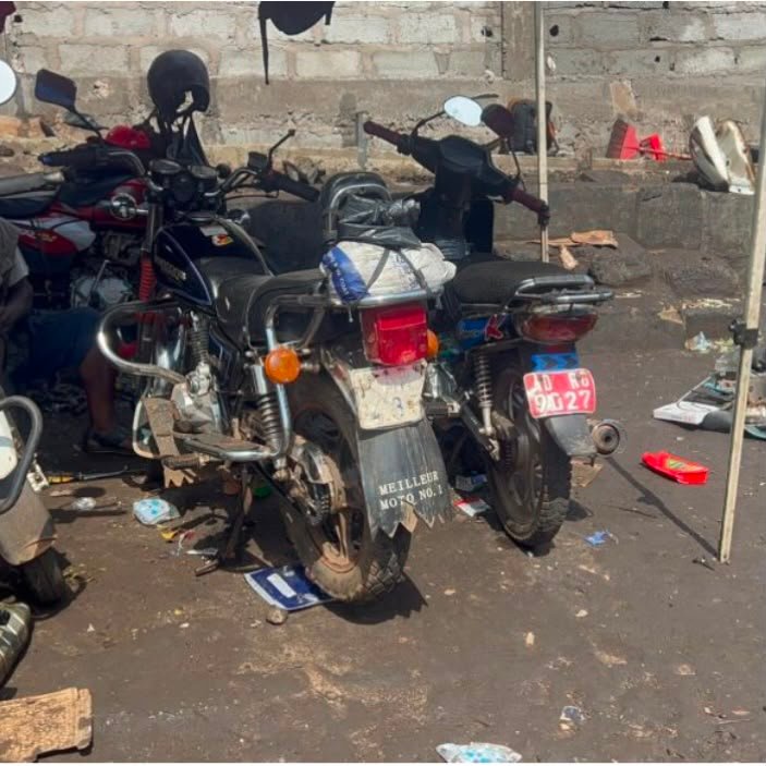 Portraits de rue : les mécaniciens de fortune, indispensables aux motocyclistes
