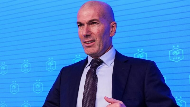 Équipe de France : l’ère Zidane débute, première liste des Bleus attendue le 18 septembre