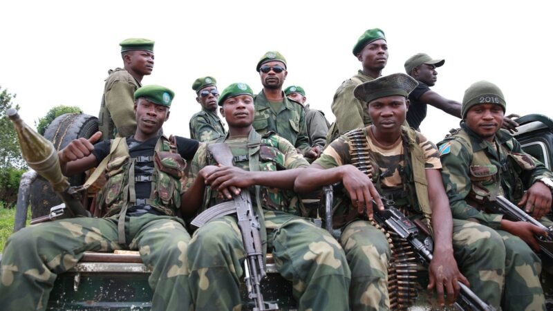 3 décembre 2014. Beni, Nord Kivu, RD Congo - Des soldats des Forces armées de la RD Congo en patrouille pour sécuriser la ville contre les attaques des groupes armés. (16716839727), RD Congo. Image d'archive.