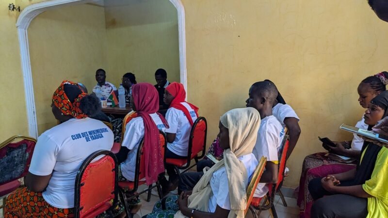 Cérémonie de remise de prix – Campagne de contribution Wikipédia à Yaadga 03, Burkina Faso. Image d'archive.